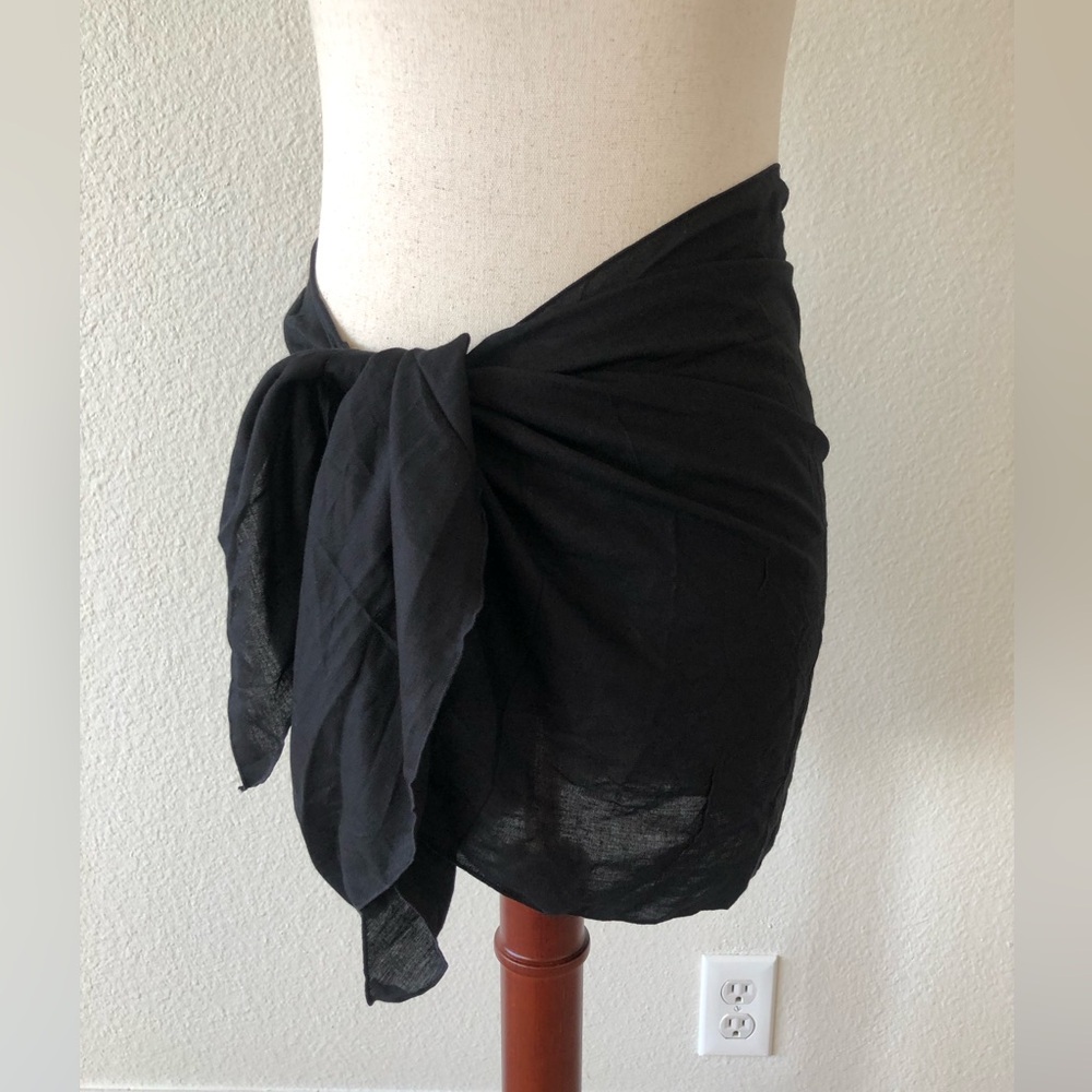 SHU-SHI - NWT SARONG PAREO SHORT BATHING SUIT COVER UP/WRAP + BLACK/S